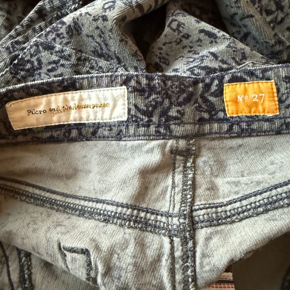 Pilcro Skinny Pants in Black and Olive - Picture 7 of 10